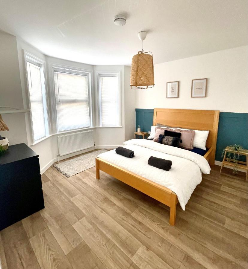 Central, Bright & Spacious Apartment - Parking Included Bournemouth Eksteriør bilde