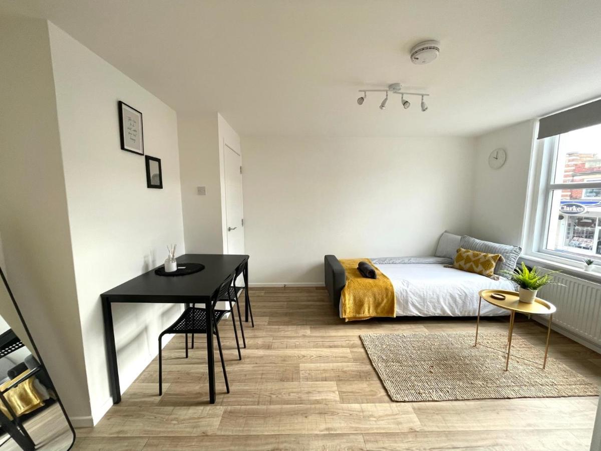 Central, Bright & Spacious Apartment - Parking Included Bournemouth Eksteriør bilde